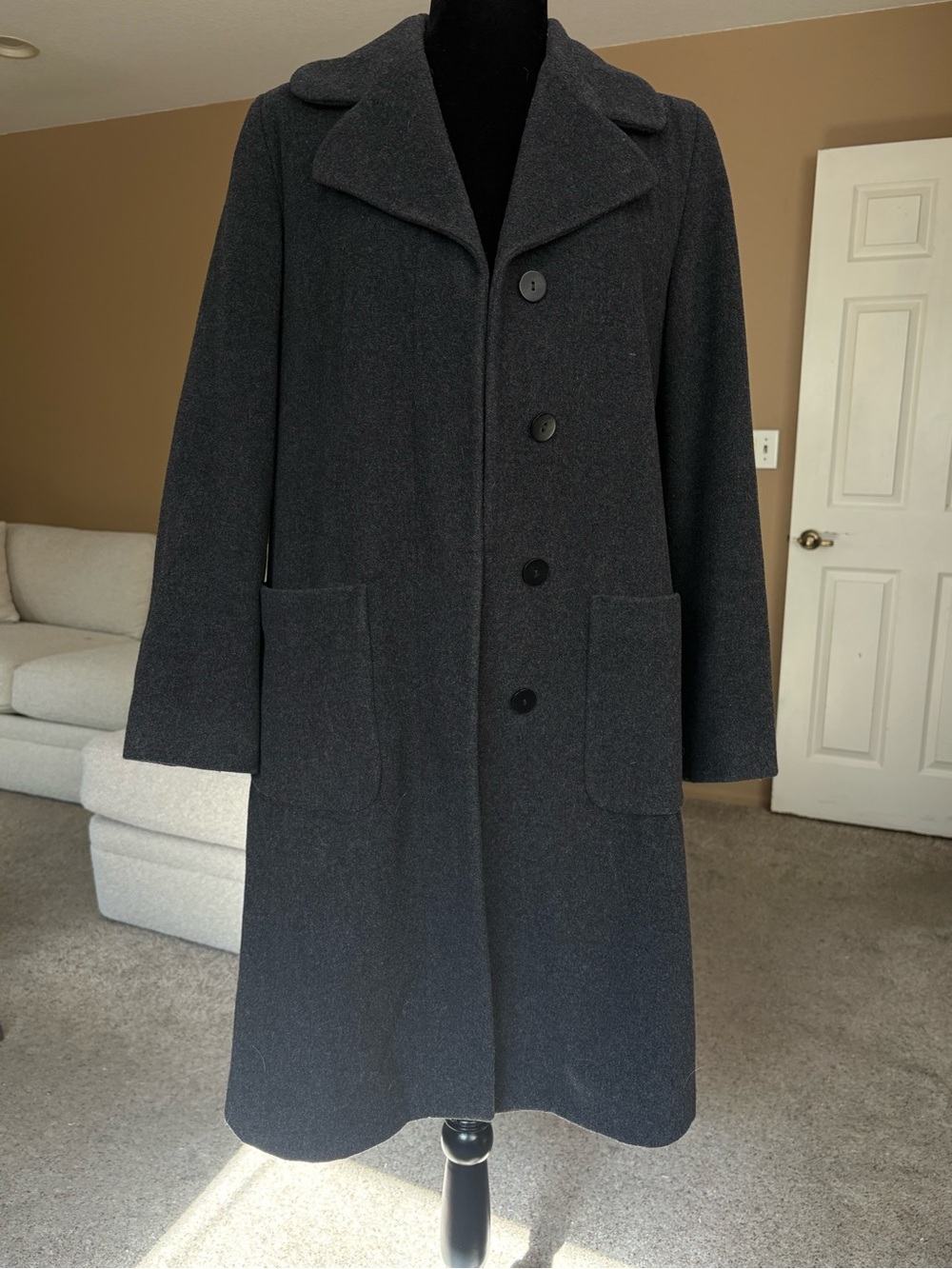 Woman’s Sisley Classic Wool Overcoat - Charcoal Gray/Black size M